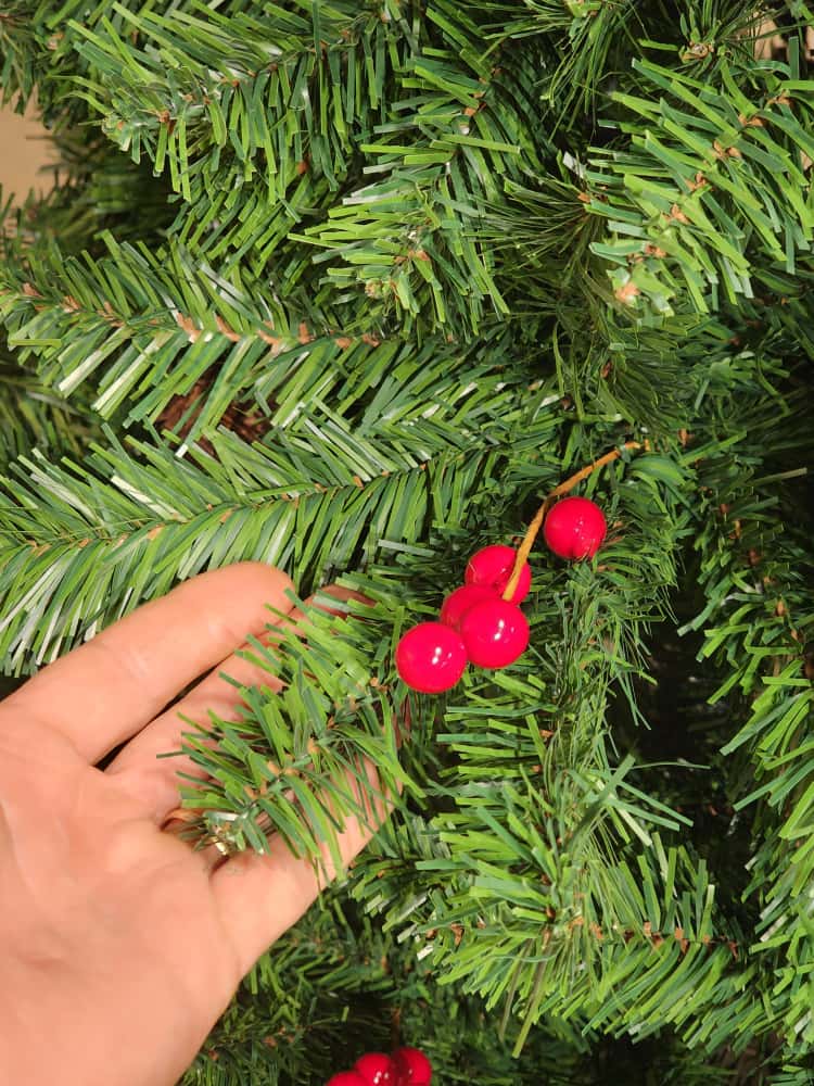 ÁRVORE PINHEIRO BERRY E PINHA 810 GALHOS 1,80CM